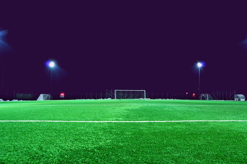 constructia unui teren de sport artificial